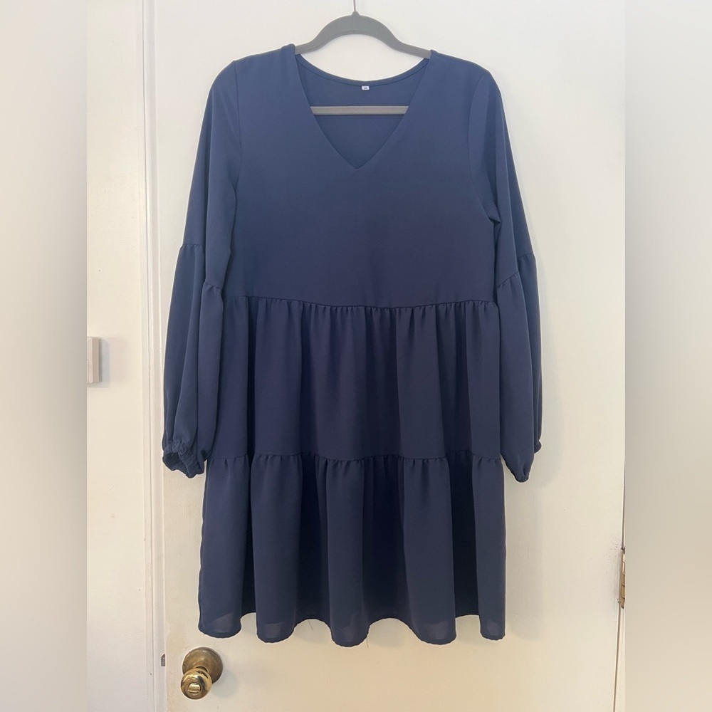 Elegant Navy Blue Tiered Dress size M (Q132)